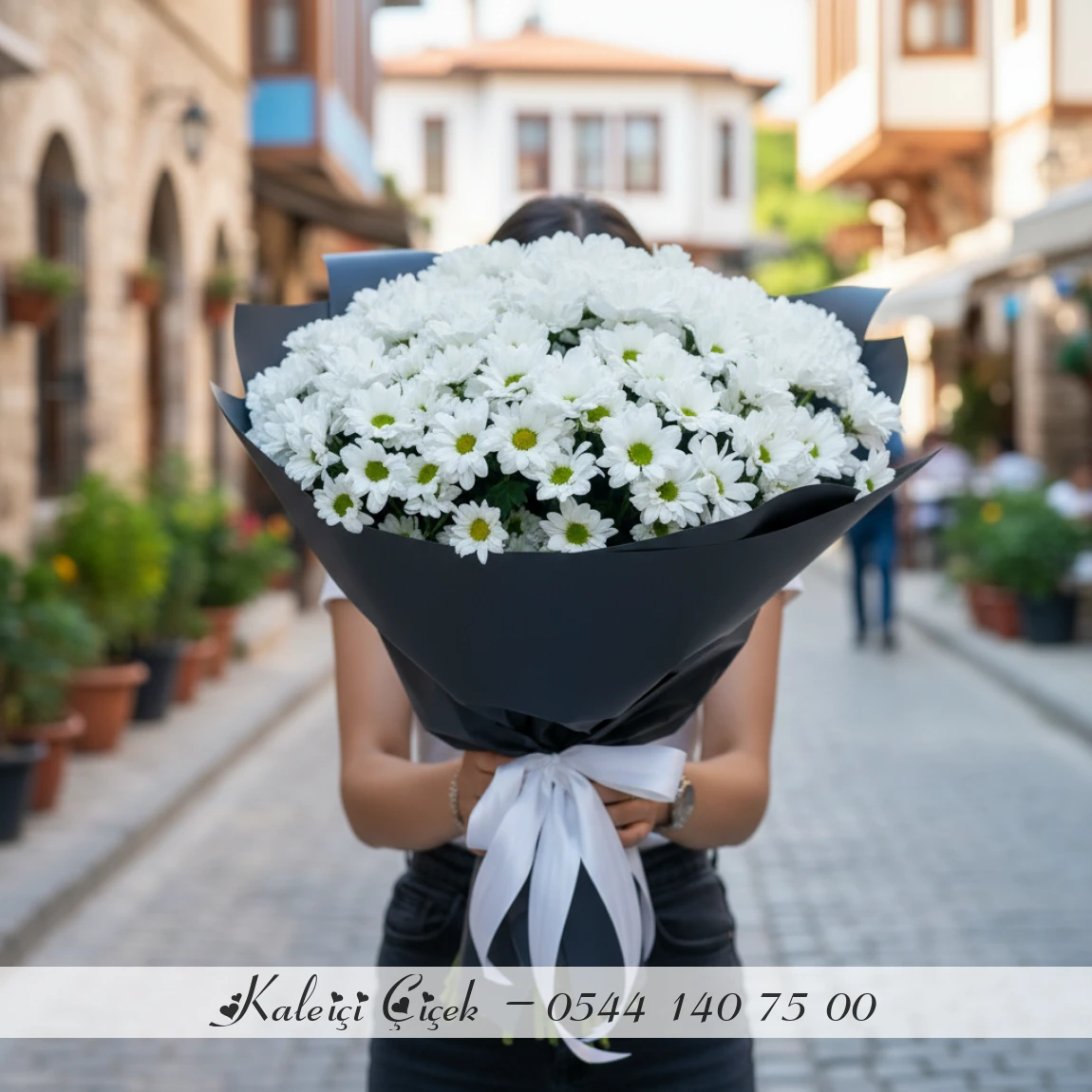 Beyaz Papatyalar Zamansız Şıklık Buketi