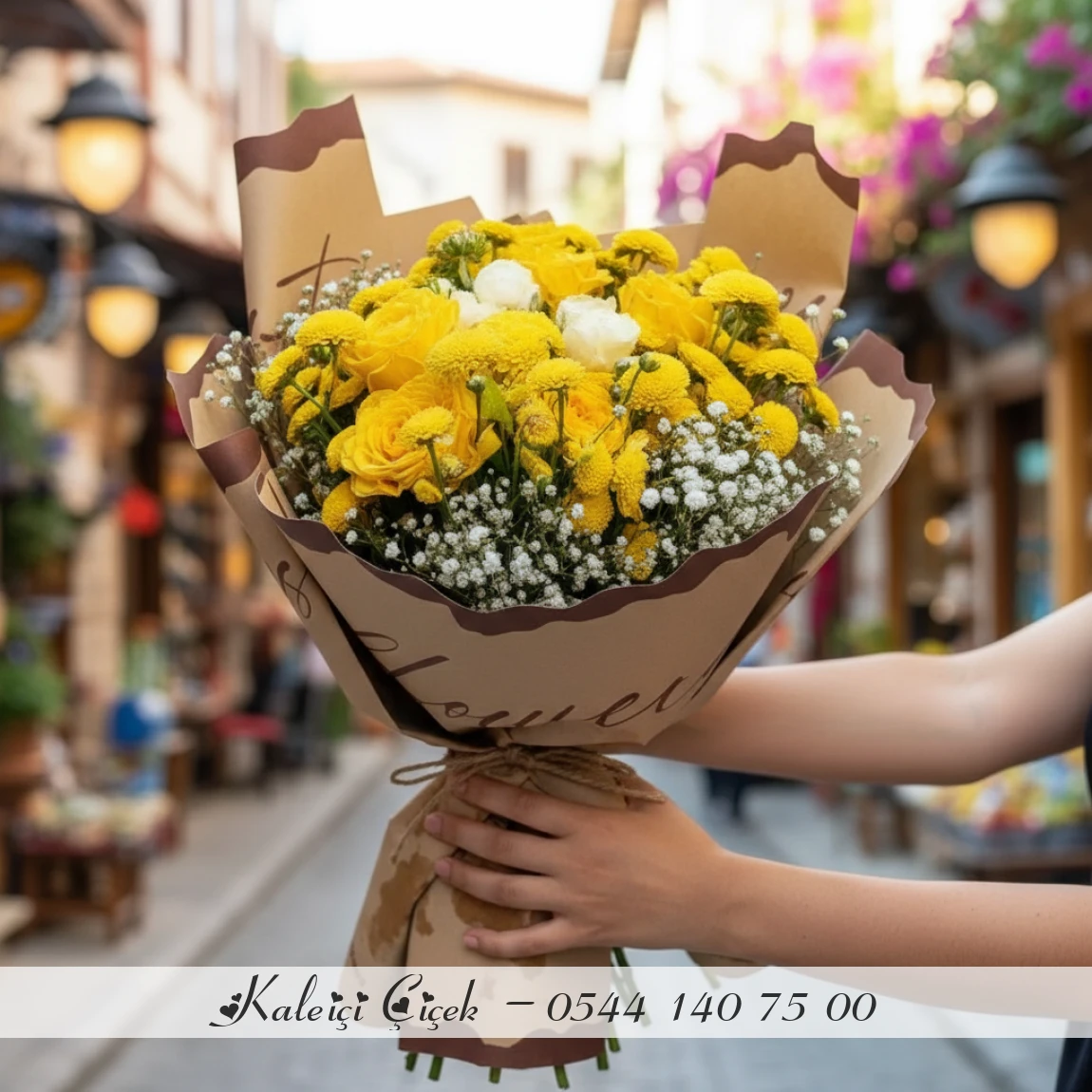 Karışık Sarı Gül Ve Krizantem , Beyaz Çardak Güller