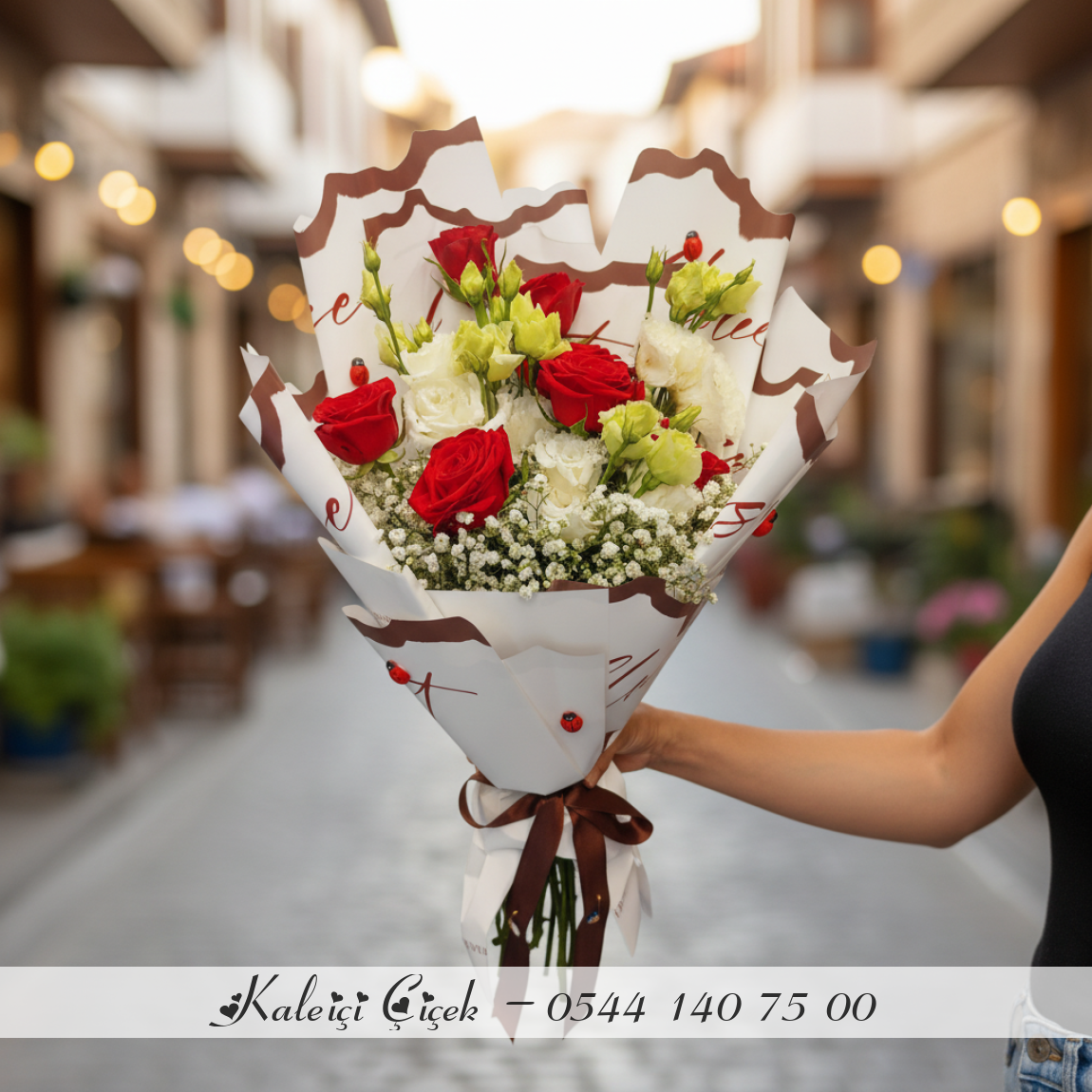 Kirmizi Gül Ve Li̇syantus Buketi̇