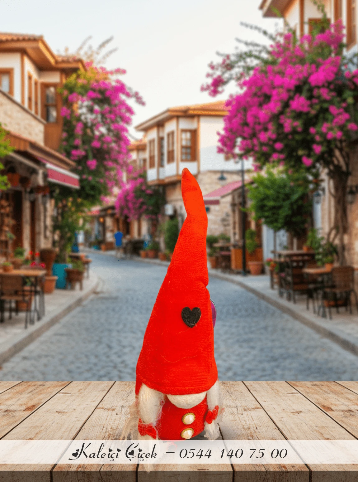 Kırmızı Kalpli Cüce