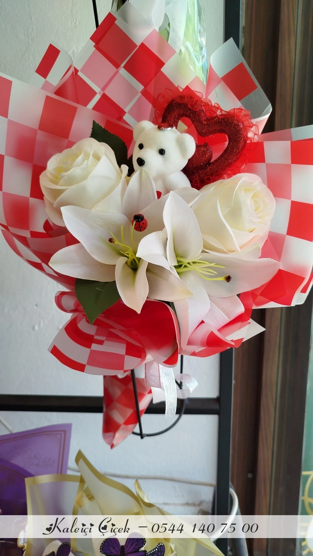 Lilyum, Gül Ve Sevimli Ayıcık