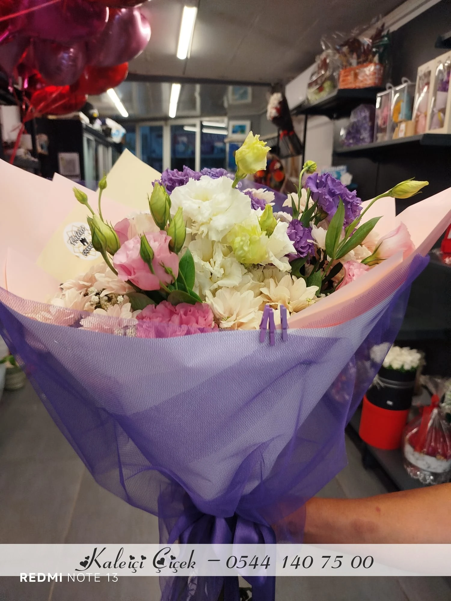 Lisyandus,Papatya Ve Gül Karışık Buketi