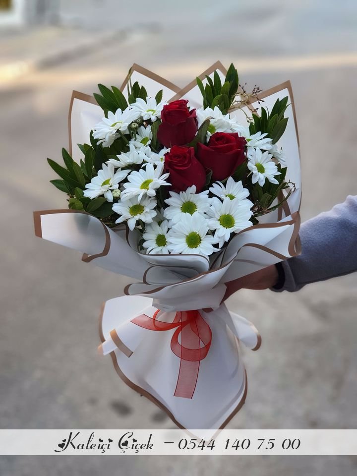Papatya ve 3 Gül Buketi