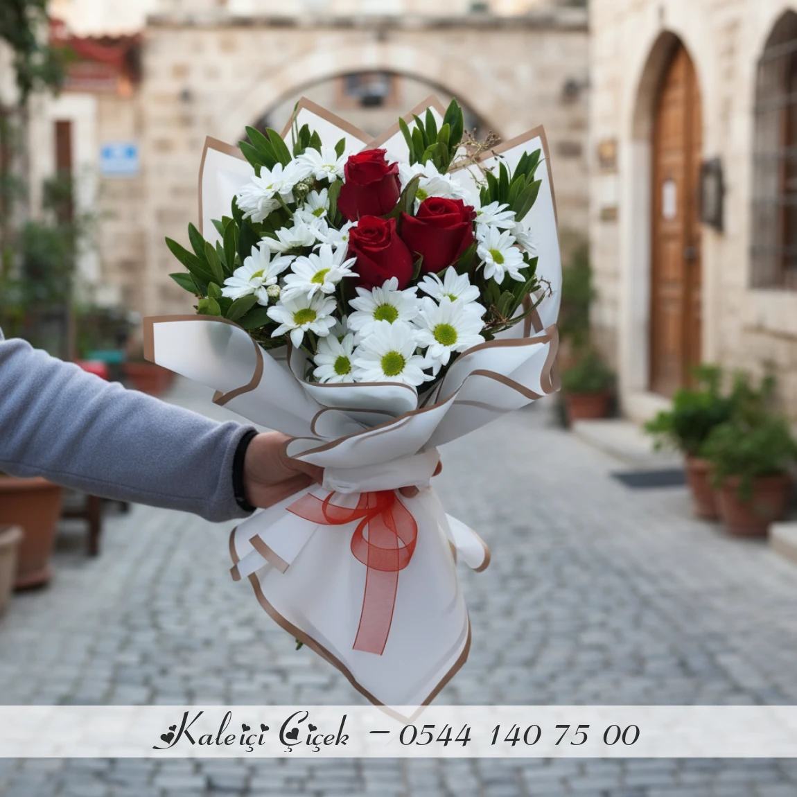 Papatya Ve 3 Gül Buketi