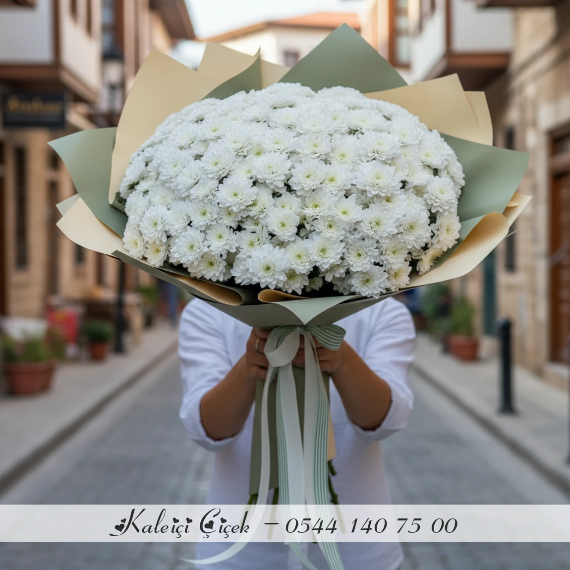 Saf Huzur – Beyaz Krizantem Buketi