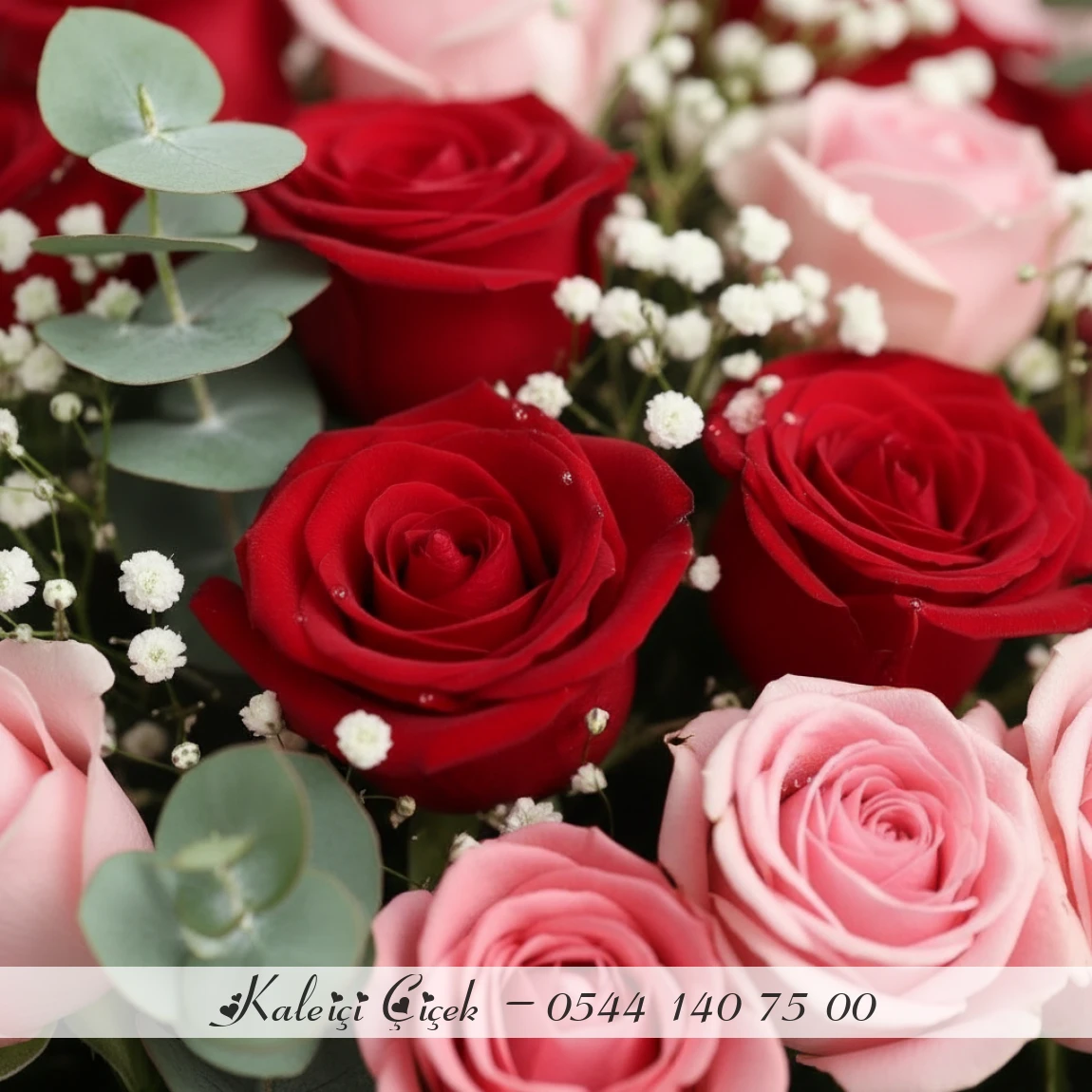 17 Adet Karışık Kırmızı Ve Pembe Gül Buketi