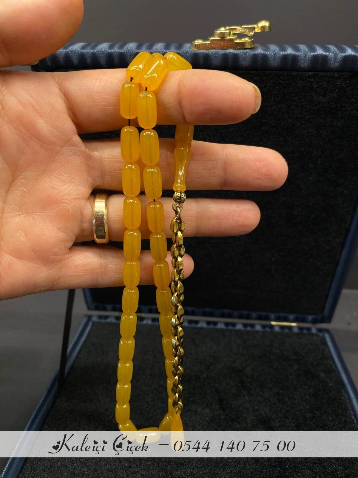 Alman Zari Sıkma Kehri̇bar Usta Kesi̇m