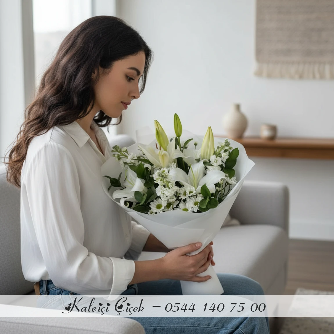 Beyaz Lilyum Ve Papatya Buketi