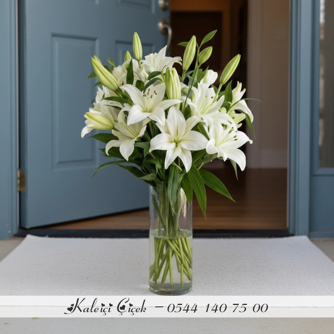 Cam Vazoda Büyük Beyaz Lilyum
