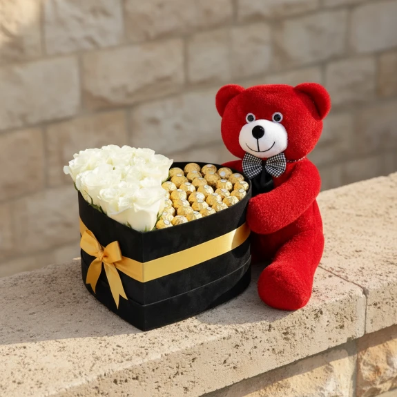 Kalpli Kutuda Beyaz Gül, Ferrero Rocher Ve Kırmızı Peluş Ayı