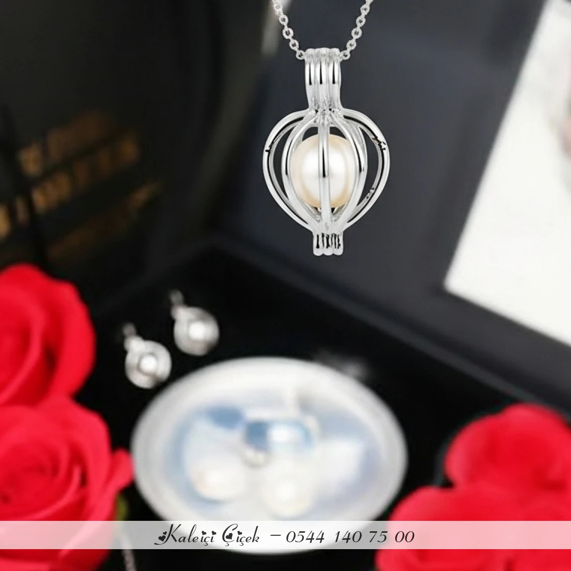 Kırmızı Güllü Lüks Kutuda Sürpriz İstiridye İnci Kolye Hediye Seti