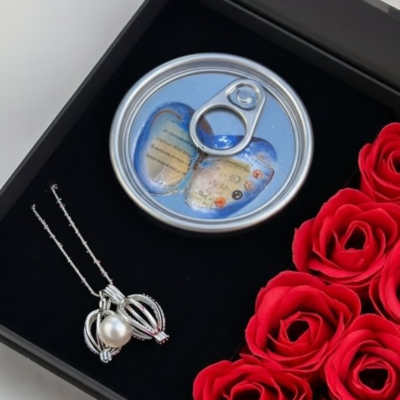 Kırmızı Güllü Lüks Kutuda Sürpriz İstiridye İnci Kolye Hediye Seti