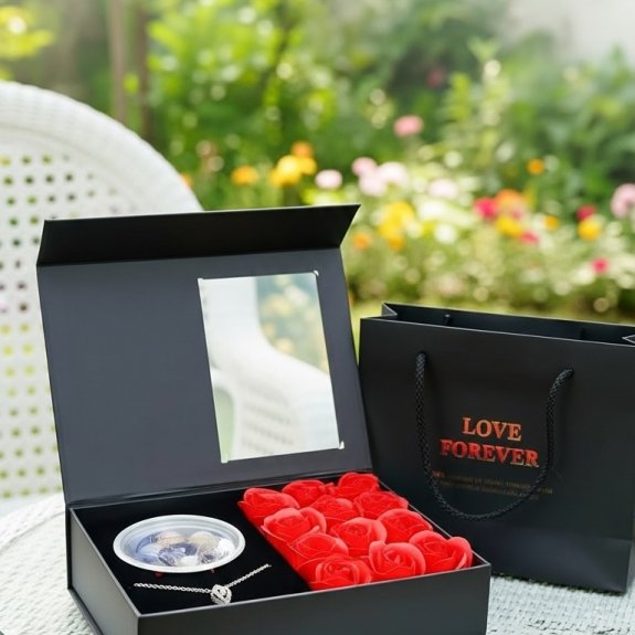 Kırmızı Güllü Lüks Kutuda Sürpriz İstiridye İnci Kolye Hediye Seti