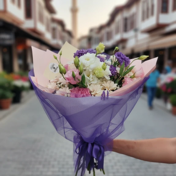 Lisyandus,Papatya Ve Gül Karışık Buketi