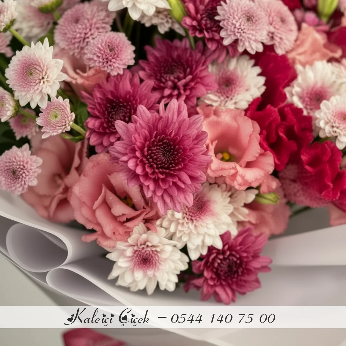 Pembe Tonlarda Mevsim Çiçekleri Buketi